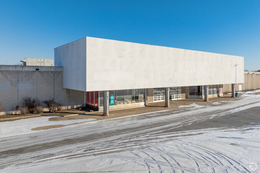 Primary Photo Of 430 W Ridge Rd, Griffith Freestanding For Lease