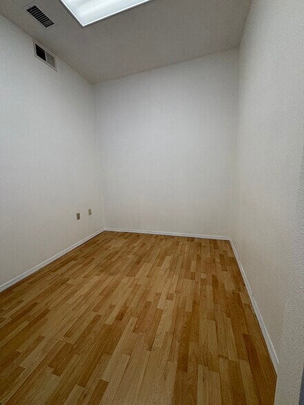 More Photos Of 2560-2566 Catamaran Way, Chula Vista Office For Lease