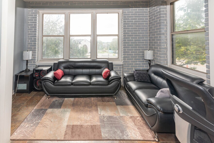 More Photos Of 3210-3212 Walbrook Ave, Baltimore Apartments For Sale