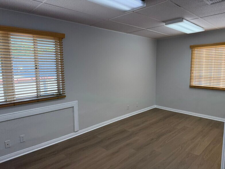 More Photos Of 1145-1147 S Robertson Blvd, Los Angeles Office For Lease