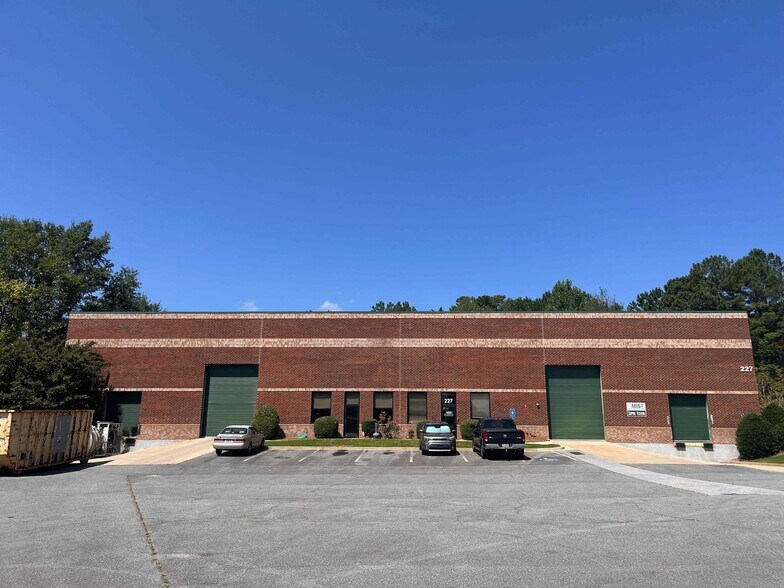 Primary Photo Of 227-229 Arnold Mill Rd, Woodstock Unknown For Lease