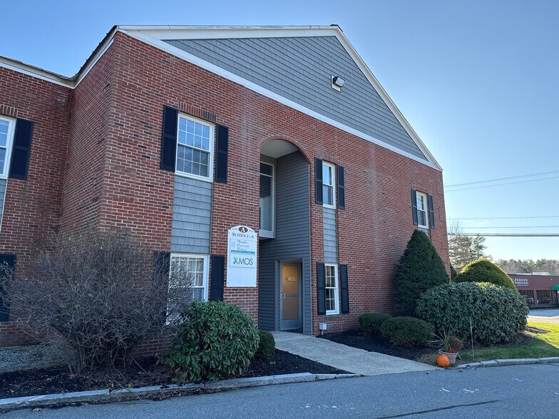 More Photos Of 1 Merrill Industrial Dr, Hampton Office For Sale