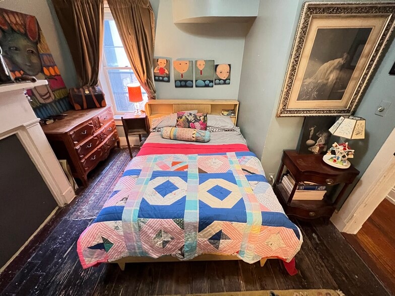 More Photos Of 1438-1442 Light St, Baltimore Showroom For Sale