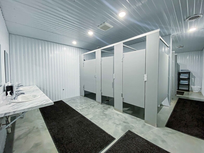 More Photos Of 309 Prairie Ave SW, De Smet Sports And Entertainment For Sale