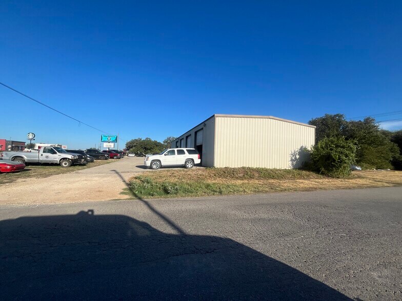 More Photos Of 13000 TX-29, Liberty Hill General Retail For Sale