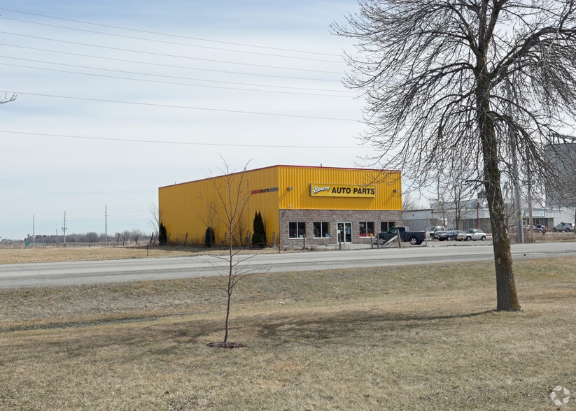 Primary Photo Of 655 St Lawrence St, North Dundas Auto Repair For Lease