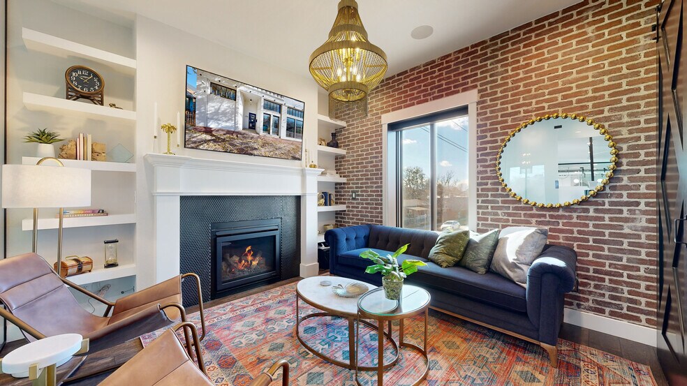 More Photos Of 3700 N Franklin St, Denver Office For Sale