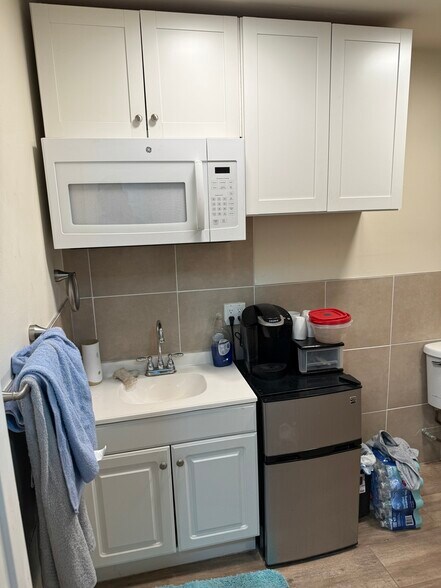 More Photos Of 3816-3820 Grand Blvd, New Port Richey Unknown For Lease