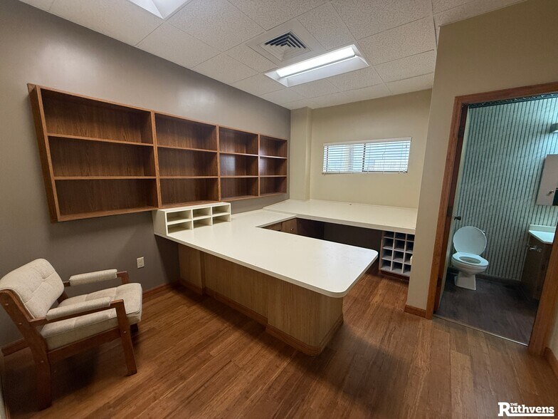 More Photos Of 4310 Sandyway Ln, Lakeland Warehouse For Lease