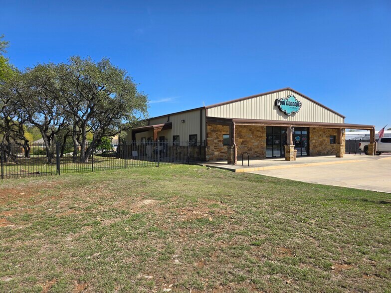 More Photos Of 13318 Western Oak Dr, Helotes Storefront Retail Office For Sale