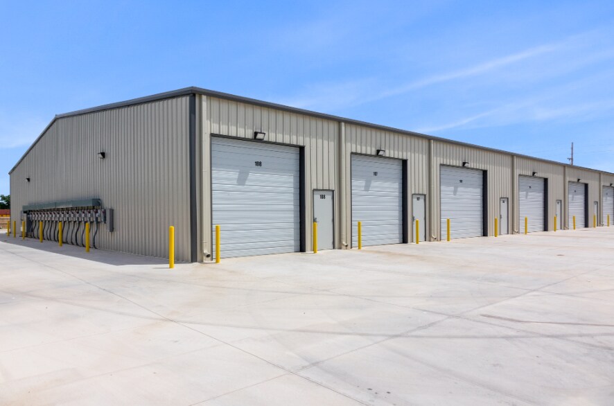 More Photos Of 140 Cain Dr, Haysville Industrial For Sale