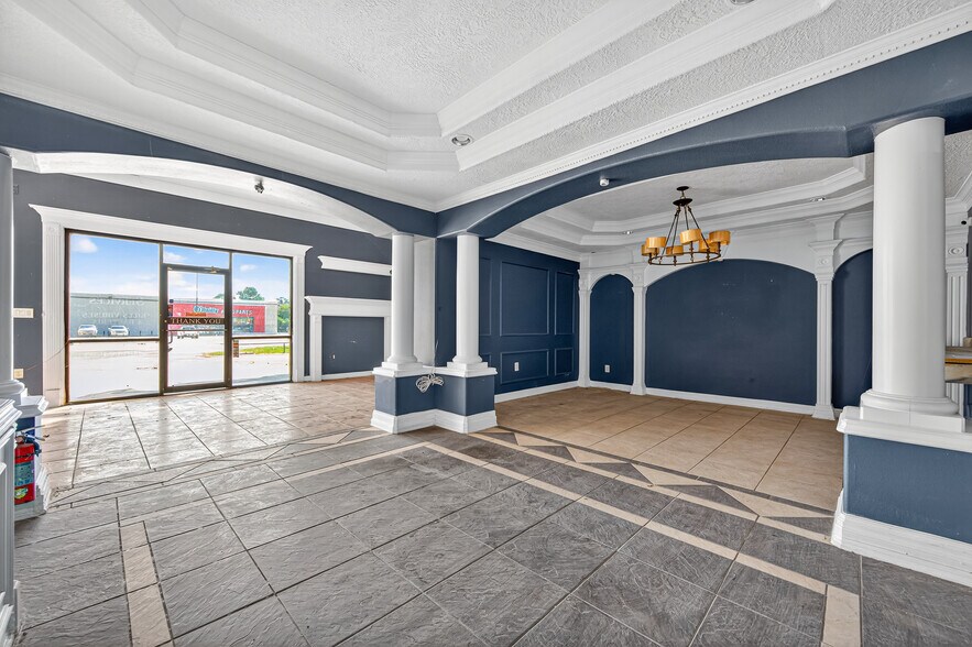 More Photos Of 11511 Jones Rd, Houston Freestanding For Sale