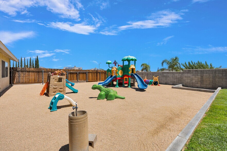 More Photos Of 12883 Amethyst Rd, Victorville Daycare Center For Sale