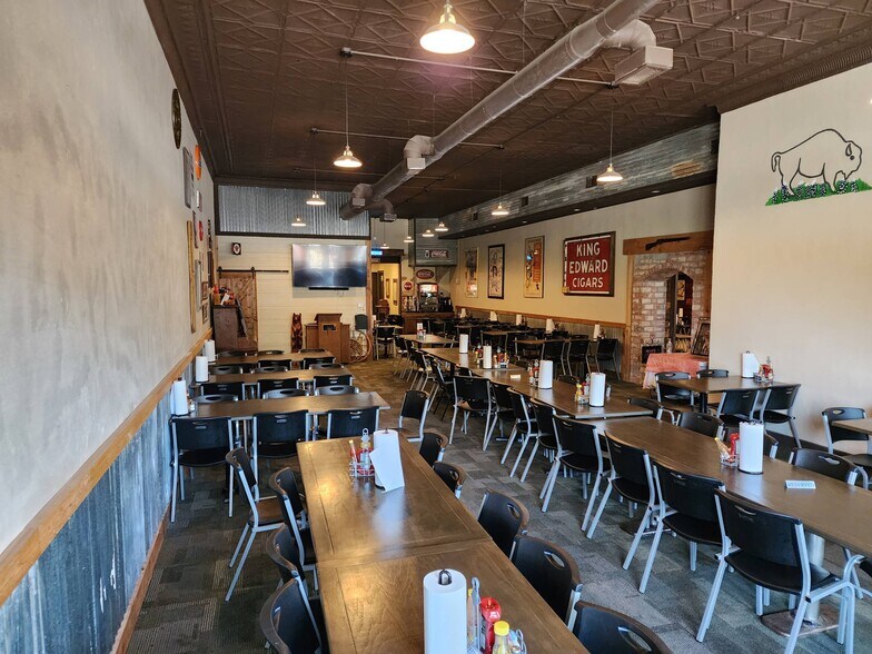 More Photos Of 412-414 Main St, Windom Restaurant For Sale