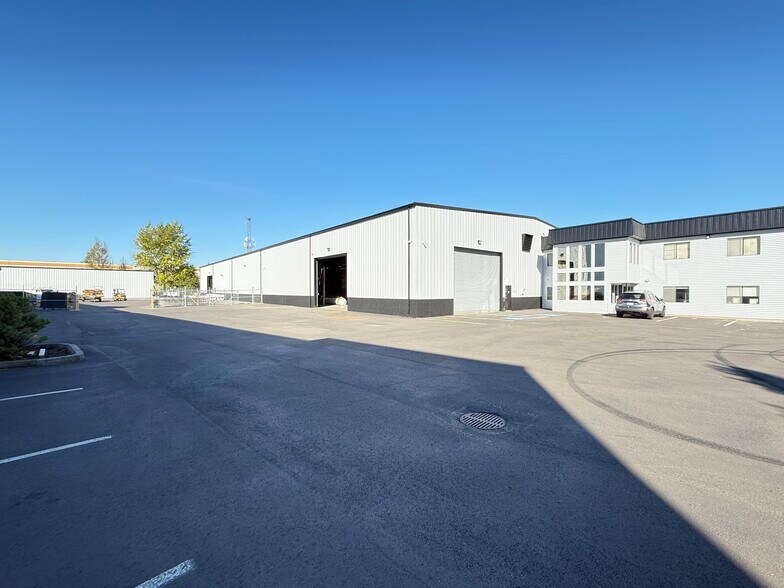 Primary Photo Of 20525 SW Cipole Rd, Tualatin Manufacturing For Lease