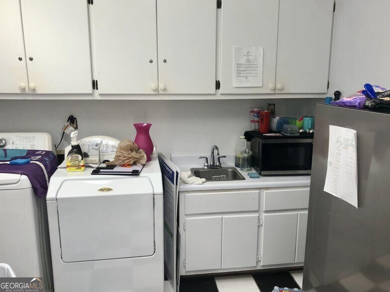 More Photos Of 219 E 6th St Sw, Rome Medical For Lease