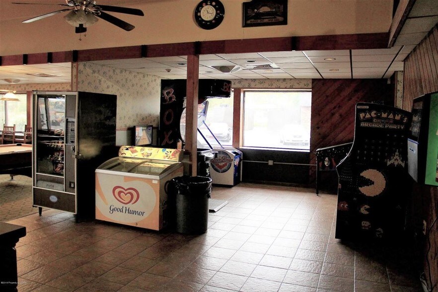 More Photos Of 59 S Wyoming Ave, Edwardsville Freestanding For Lease