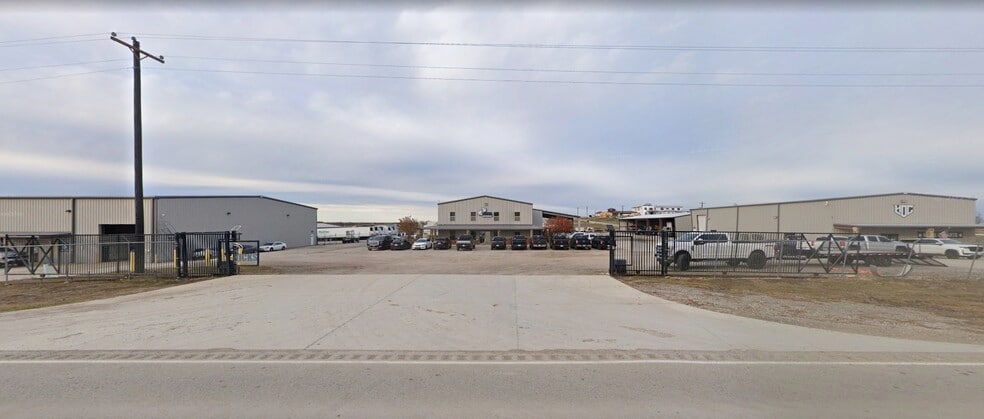 More Photos Of 7400-7450 FM 2449, Ponder Warehouse For Sale