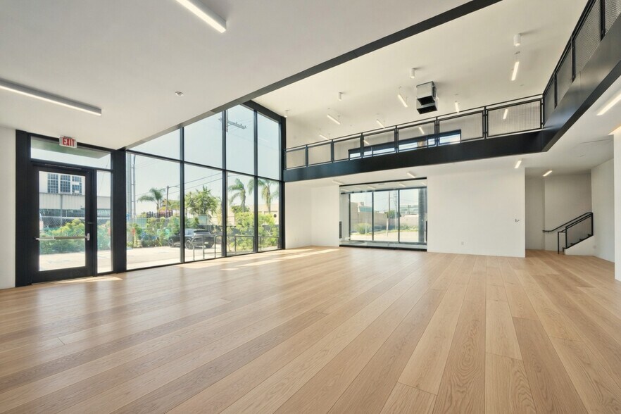 More Photos Of 940 N Highland Ave, Los Angeles Loft Creative Space For Lease