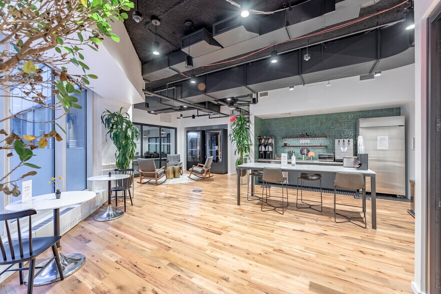 More Photos Of 156 W 56th St, New York Office Residential For Lease