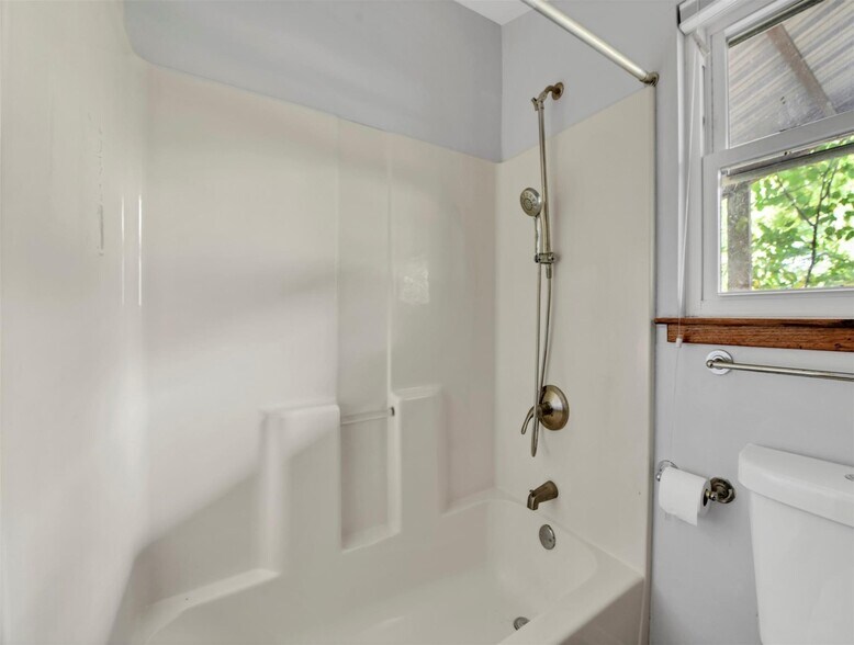 More Photos Of 11304 Fostoria Rd, Cleveland Land For Sale