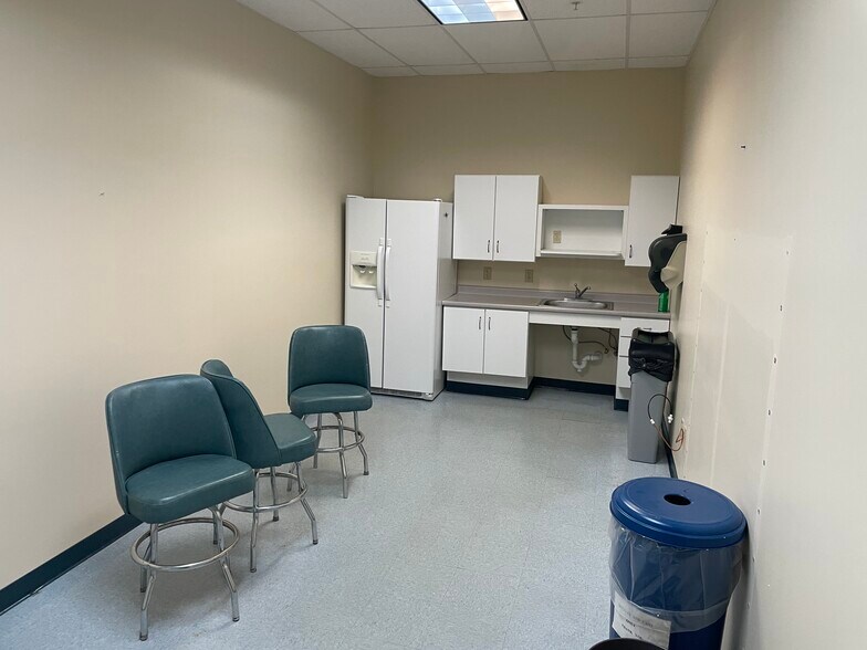 More Photos Of 1037 Forest Ave, Portland General Retail For Lease