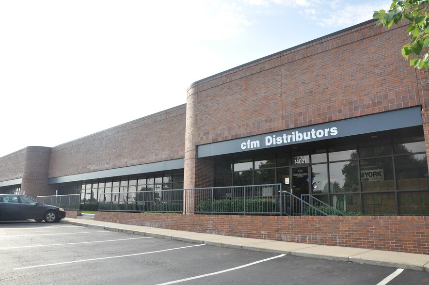 More Photos Of 14015-14021 W 95th St, Lenexa Warehouse For Lease