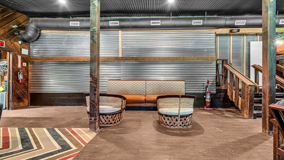 More Photos Of 4565 US-77 Hwy, Davis Specialty For Sale