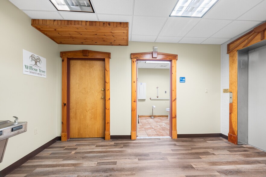 More Photos Of 132 Main St, Southington Bank For Lease