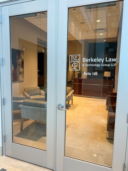 More Photos Of 7710 Rialto Blvd, Austin Medical For Lease