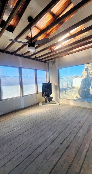 More Photos Of 2107 E Mead Ave, Yakima Manufacturing For Sale