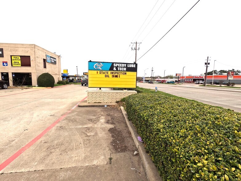 More Photos Of 1505 Custer Rd, Plano Carwash For Sale