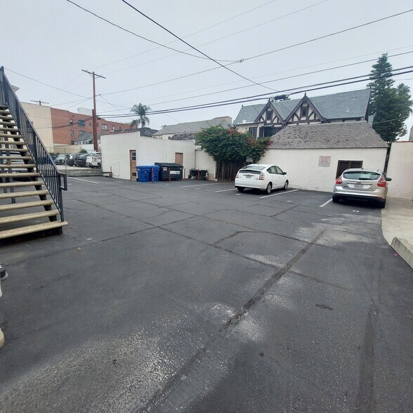 More Photos Of 626 S Cloverdale Ave, Los Angeles Apartments For Sale