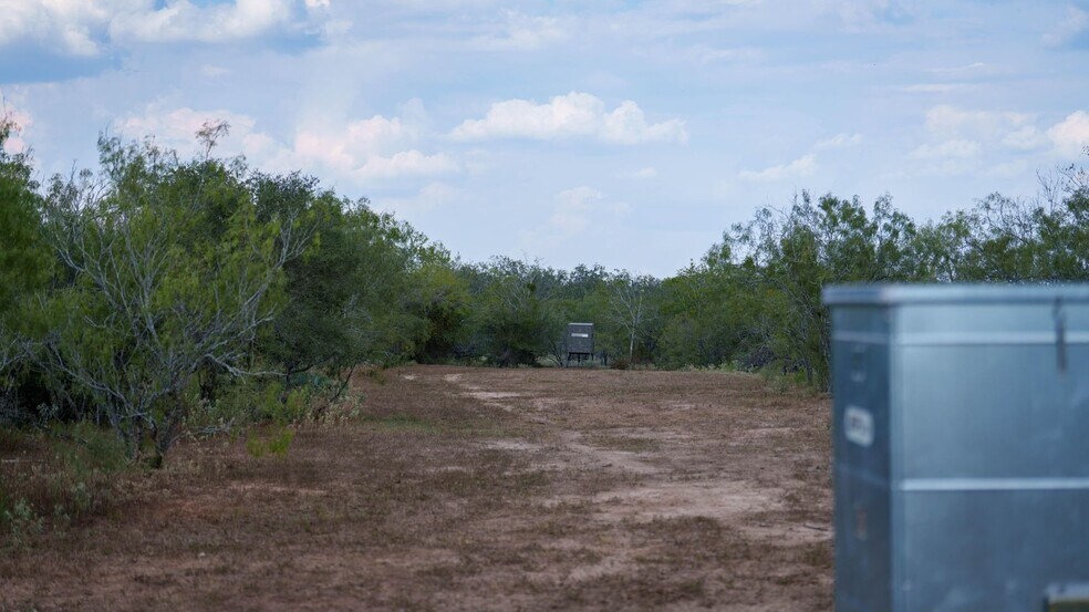 More Photos Of 879 County Road 421, Gonzales Land For Sale