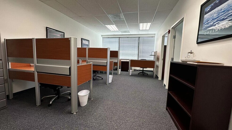 More Photos Of 610 Professional Dr, Gaithersburg Office For Sale