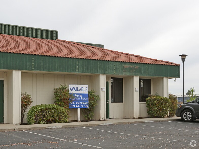 More Photos Of 5748 E Shields Ave, Fresno Warehouse For Lease