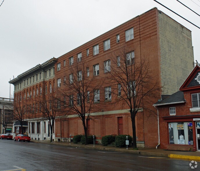 More Photos Of 401 Market St, Sunbury Apartments For Lease