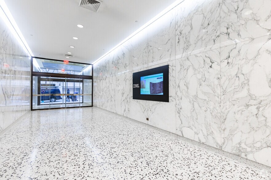 More Photos Of 228 E 45th St, New York Loft Creative Space For Lease