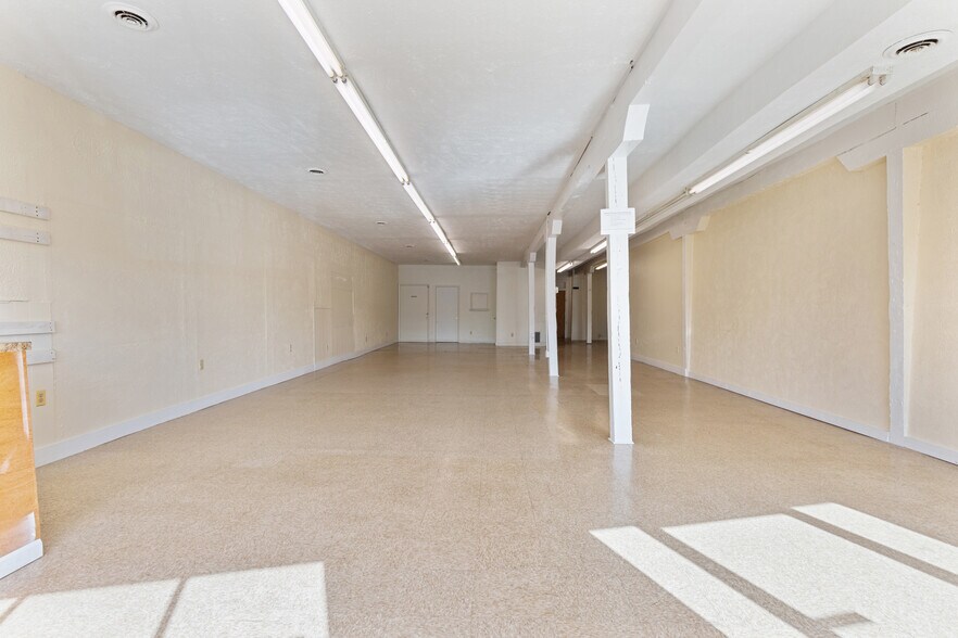 More Photos Of 111 Water St, Front Royal Loft Creative Space For Lease