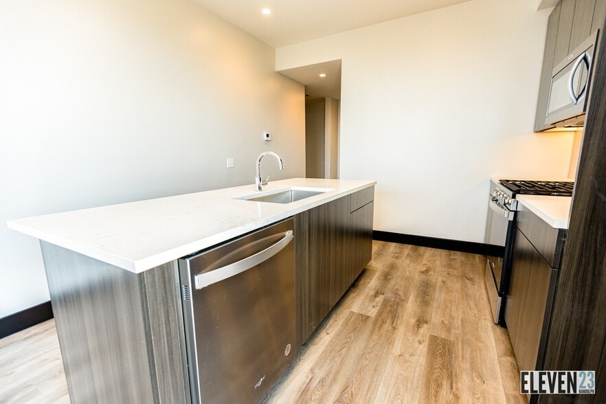 More Photos Of 1123 W Randolph St, Chicago Apartments For Lease