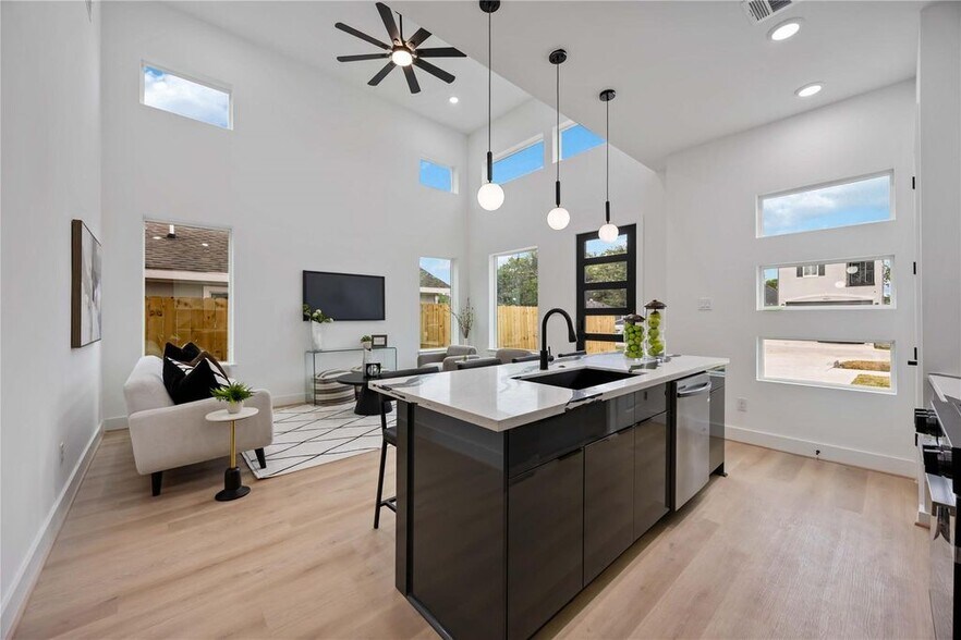 More Photos Of 4430 Knoxville Street #A-B, Houston Apartments For Sale
