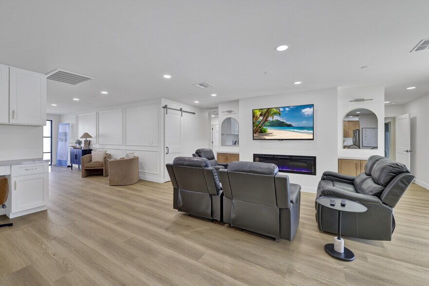 More Photos Of 10865 E Sahuaro Dr, Scottsdale Assisted Living For Sale