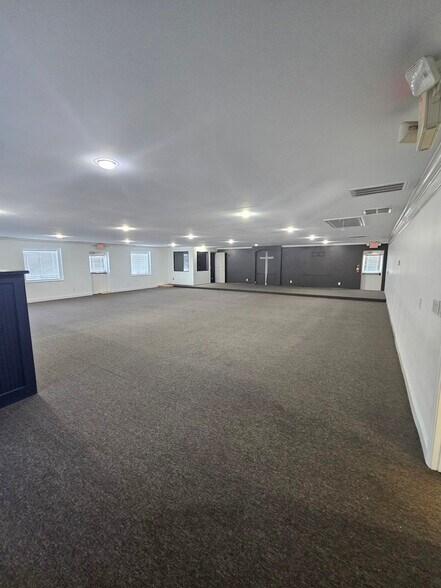 More Photos Of 103 Buford Dam Rd, Cumming Religious Facility For Lease