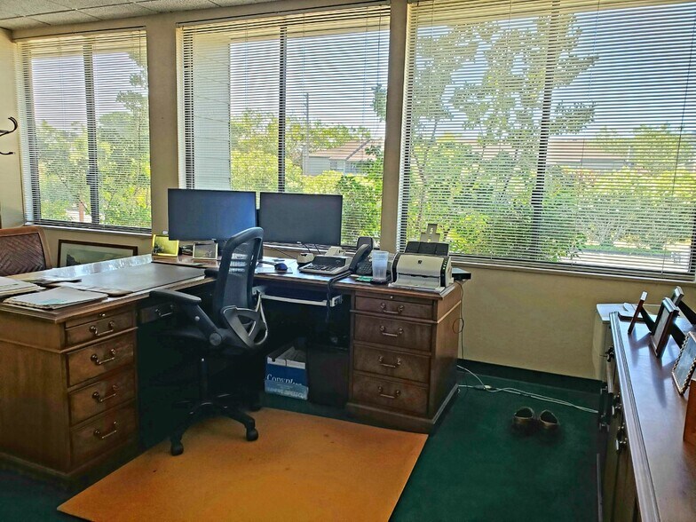 More Photos Of 300 Tamal Plz, Corte Madera Office Residential For Lease