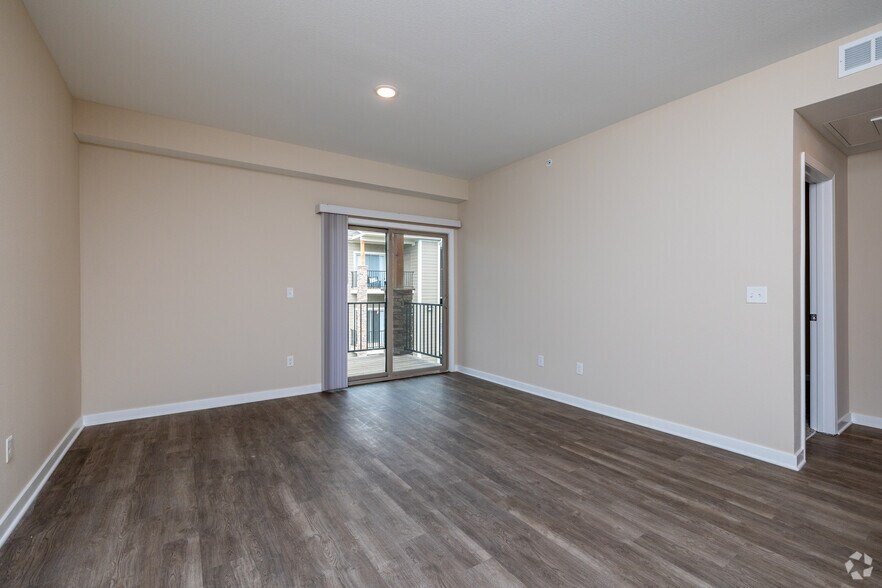 More Photos Of 13399 Charlotte St, Kansas City Apartments For Sale