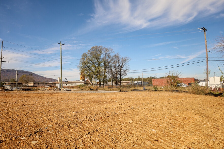 More Photos Of 0 E. 39th Street & 3903 Calhoun Street, Chattanooga Land For Sale