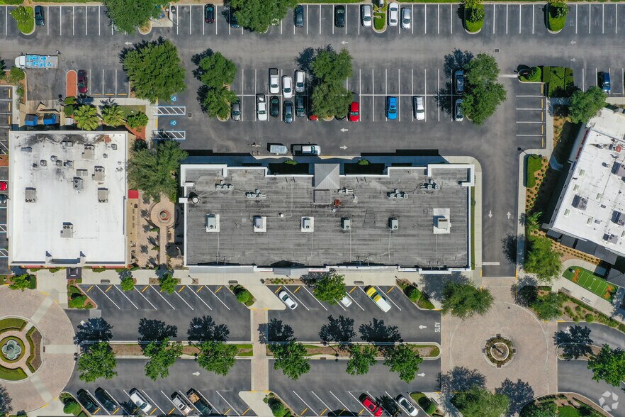 More Photos Of 16541 Pointe Village Dr, Lutz Storefront Retail Office For Lease