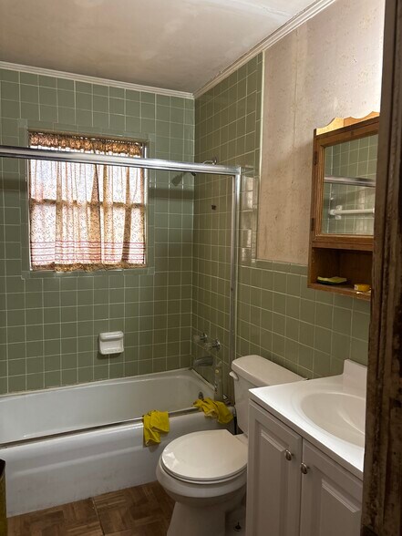 More Photos Of 1201 Magnolia St, Thomasville General Retail For Sale