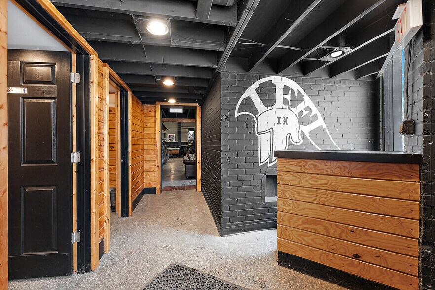 More Photos Of 16387–16395 Harper ave @ Harper Ave and Whittier Ave, Detroit Bar For Sale