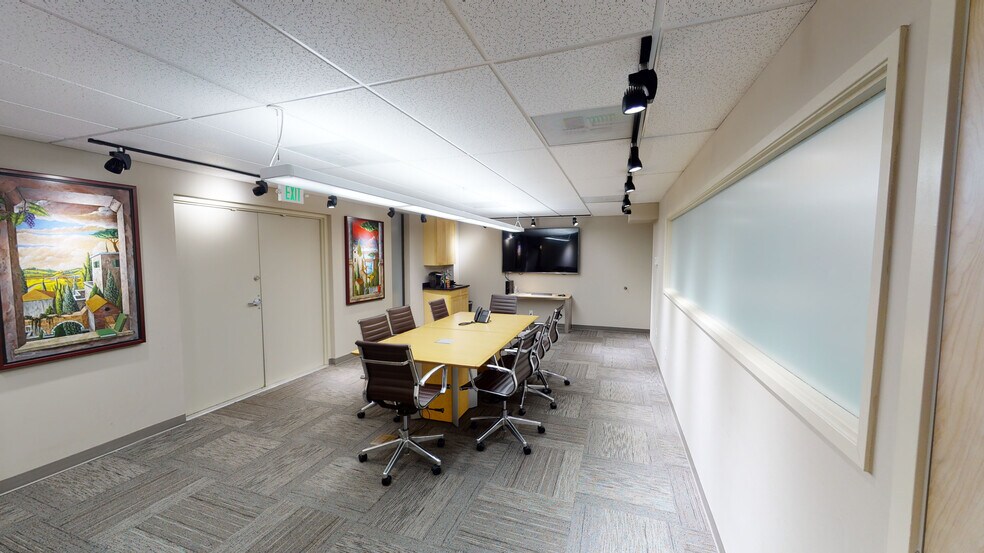 More Photos Of 711 6th Ave N, Seattle Office For Lease